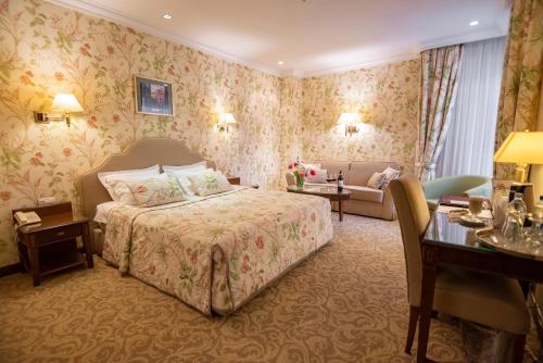 Swiss Hotel - image 10