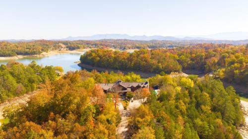 Douglas Lake Lodge in the Smoky Mountains thumb 3