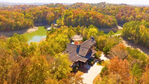 Douglas Lake Lodge in the Smoky Mountains - image 6