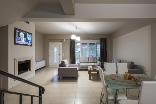 4 Seasons Villas