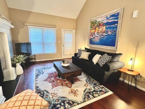 Cheerful 3 Bedroom/3 Bath Home near RDU Airport in Raleigh, USA
