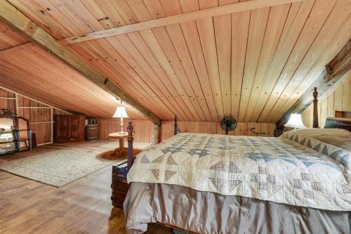 Pet-Friendly Opp Vacation Rental with Spacious Deck!