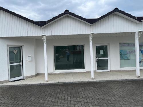 A szálláshely kívülről, Weimotel am See mit Parkplatz, Küche und HDTV (Weimotel am See mit Parkplatz, Kuche und HDTV) in Weimar (Lahn)