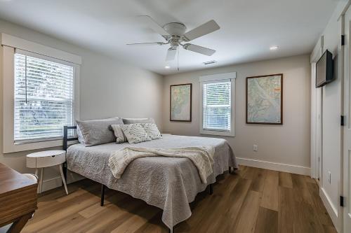 Newly Renovated LowCountry Cottage with Marsh Views - Sleeps 6 - image 13