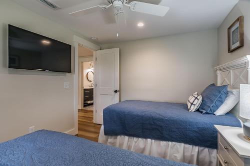 Newly Renovated LowCountry Cottage with Marsh Views - Sleeps 6 - image 6
