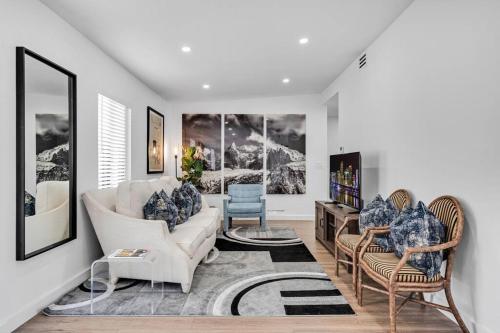 Casa De Miller in Olympia Heights