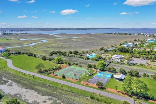 Panoramic Marsh and Ocean Views. Steps to Beach and Pool. thumb 3