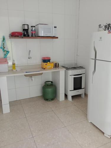 Kitnets carolzita apta com 1 quarto cozinha equipada com churrasqueira