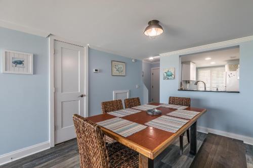 Ocean Front D-Building - POOL ACCESS AND OCEAN VIEWS!!! detail