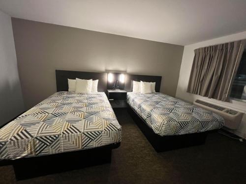 2 double beds