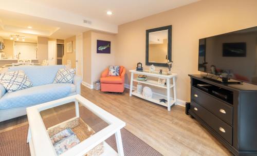 Ocean Front - Two Bedroom Villa in the D Building - New Decks! detail