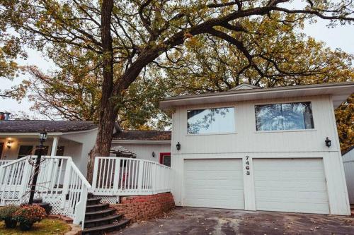 Oak View Game Room & Hiking Trails at Hidden Creek in Roscoe, USA