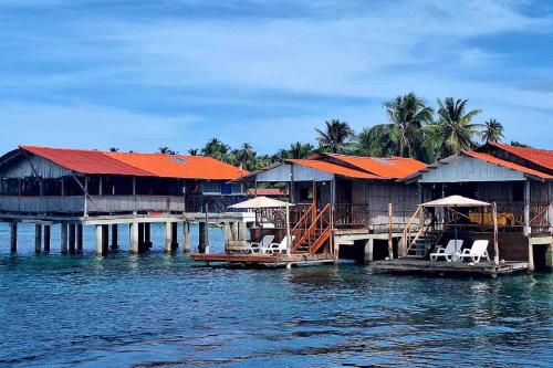 مرافق, San Blas Islands - Private Cabin Over-the-Ocean + Meals + Island Tours in El Porvenir