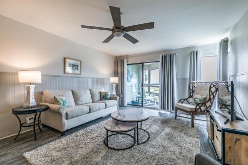 Beach and Pool Views! Newly Listed Villa on Harbor Island thumb 2