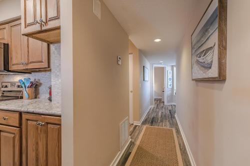 Crow's Nest On Harbor Island - One Bedroom on Third Floor thumb 4