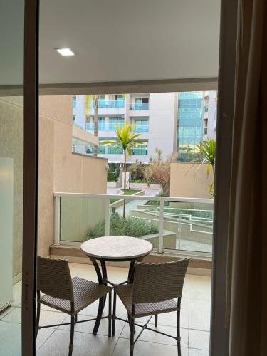 Estiloso Flat Brisas do Lago com terraço