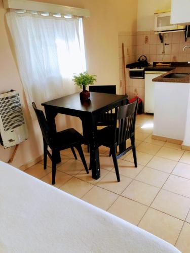 One-Bedroom Apartment image 1