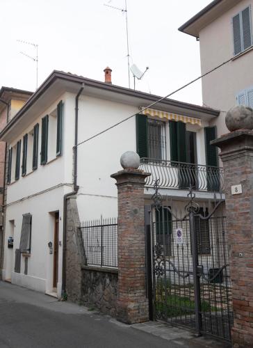  La Casa di Hank - il Centro Storico e l Autodromo in Imola