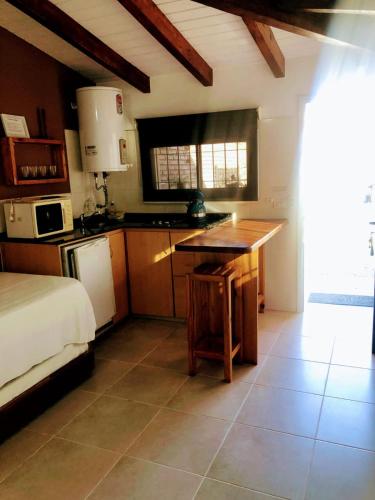One-Bedroom Apartment image 4
