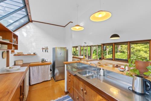 المنظر الخارجي, Treetop Sanctuary - Titirangi Holiday Home in Titirangi
