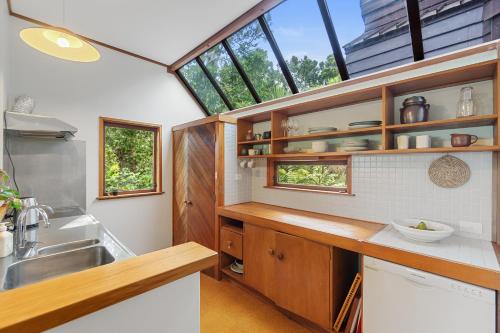 المنظر الخارجي, Treetop Sanctuary - Titirangi Holiday Home in Titirangi