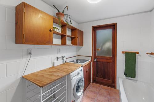 المنظر الخارجي, Treetop Sanctuary - Titirangi Holiday Home in Titirangi