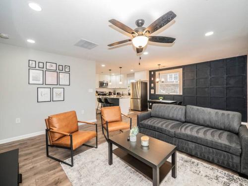 Newly renovated 3 bed/1 bath for visits to DC/UMD! in 海厄茨維爾