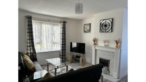 Comfy & Affordable home - Sleeps 7, free off-street parking near City centre, Cadbury World & Cannon Hill Park