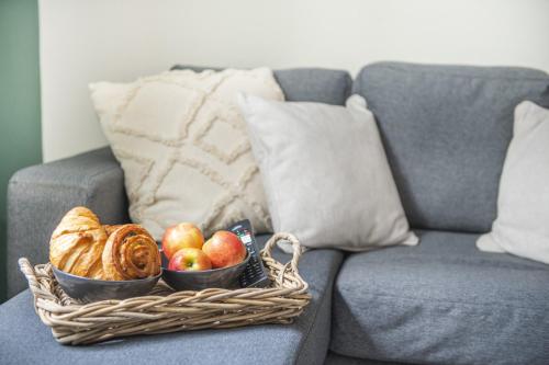 Spacious 2 Bedroom Apartment - Great Location