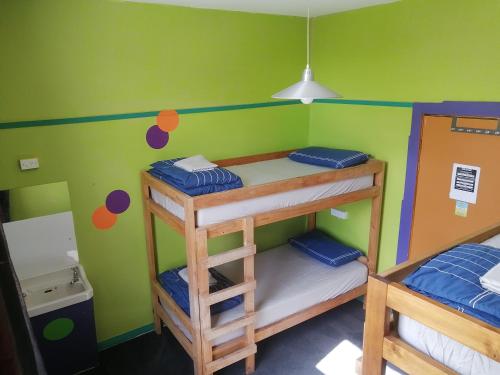 1 bunk bed