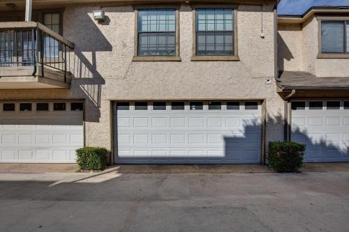 Inviting Dallas Condo Less Than 2 Mi to NorthPark! in Dallas, USA