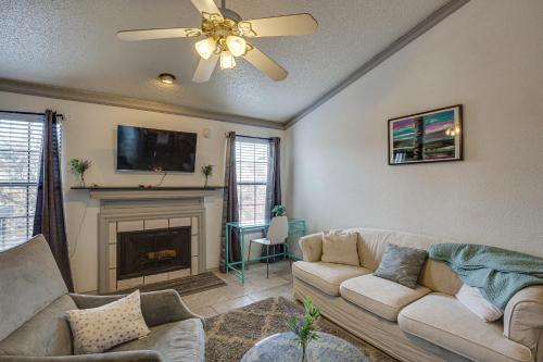 Inviting Dallas Condo Less Than 2 Mi to NorthPark! in Dallas, USA