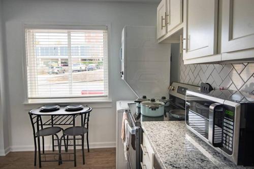 Vulcan’s Hideout / Fully Equipped Kitchen / A2 in Birmingham, USA