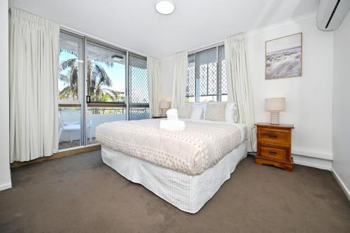 Sun, Surf, and Sand at Parkyn!, Mooloolaba (photo 2)