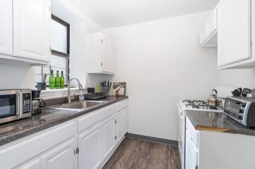2Bed Bliss by Central Park North, New York (photo 10)