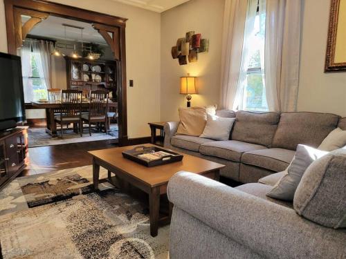 Beautiful Craftsman Style Home w/ Fenced Yard in South Beloit, USA