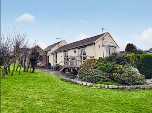 B&B Holmesfield - Derbyshire Holiday Cottages - Bed and Breakfast Holmesfield