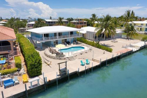Oceanfront 4 Bedroom Villa with Pool and Boat Dock