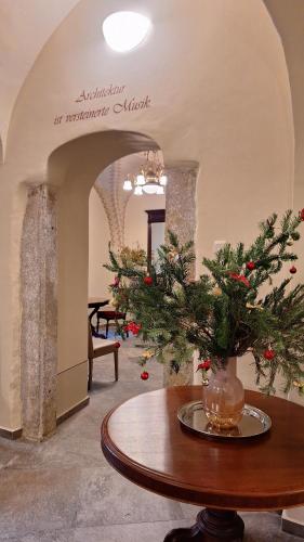 Stadtpalais Marché-Suite maximal 2 Personen und 1 Kleinkind (Stadtpalais Marche-Suite maximal 2 Personen und 1 Kleinkind) in 鮑岑市中心