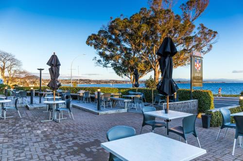 Essen und Erfrischungen, Twin Peaks Lakeside Inn in Taupo