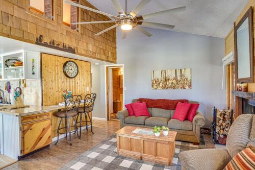 Charming Brian Head Condo Rental with Ski Shuttle! in Brian Head (UT)