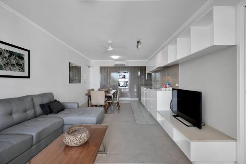 . Stunning 2 Bedroom Self Contained City Apartment