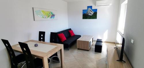 One-Bedroom Apartment with Balcony