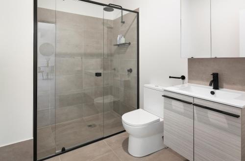 Urban Rest Port Adelaide Apartments - 화장실