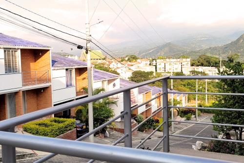 Casa de Encanto Vacacional con piscina en Anapoima, condominio privado hasta 9 personas