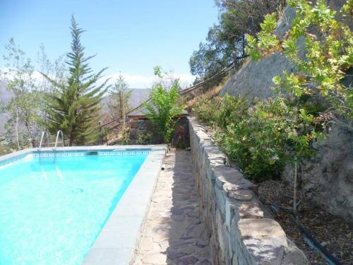 Refugio cordillerano, quincho y piscina