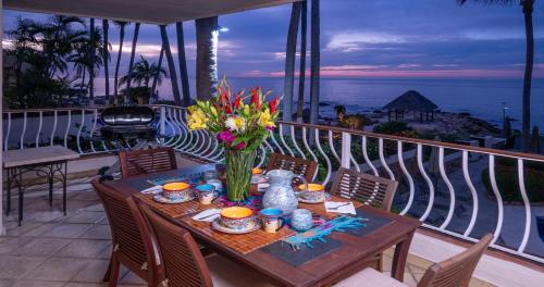 Ocean Front, 3 bedroom, 3 bathroom, Casa Natalia, Playa Esmeralda, Пуэрто-Вальярта (фото 4)