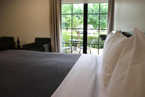 Cootamundra Heritage Motel & Apartments - 발코니/테라스