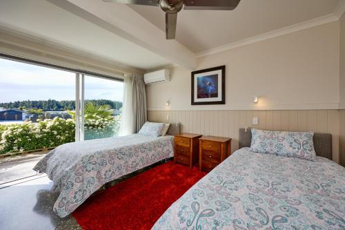 Deluxe Twin Room - Rolling Hills - E2 