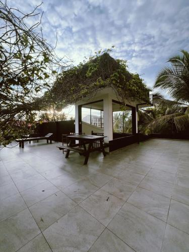 Villa A & A Hikkaduwa - image 3